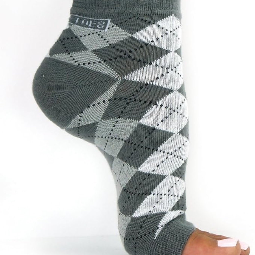 💕Host Pick💕 NWT Freetoes Socks One Size - Picture 2 of 5